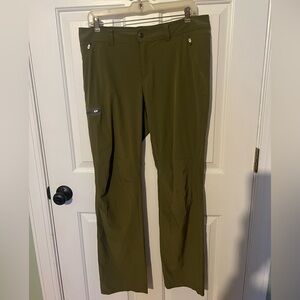 Ultimate Terrain Gander Trailhead Olive Hiking Pants women's 10.